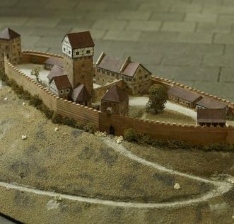 Modell der ehemaligen Burg Hohenstaufen im Dokumentationsraum für staufische Geschichte am Fuß des Hohenstaufen
