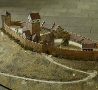Modell der Burg Hohenstauffen im Dokumentationsraum für staufische Geschichte am Fuß des Hohenstauffen